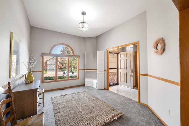 2507 N Cranbrook Ct, Wichita, KS 67226