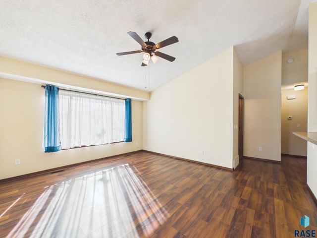 9213 W Norma Trl Trail, Sioux Falls, SD 57106