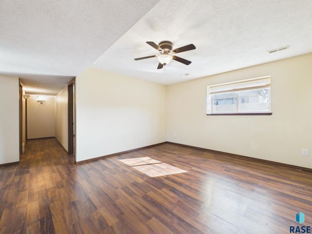 9213 W Norma Trl Trail, Sioux Falls, SD 57106