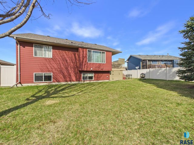 9213 W Norma Trl Trail, Sioux Falls, SD 57106