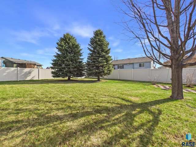 9213 W Norma Trl Trail, Sioux Falls, SD 57106