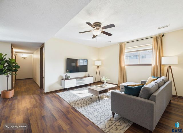 9213 W Norma Trl Trail, Sioux Falls, SD 57106