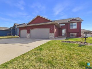 9213 W Norma Trl Trail, Sioux Falls, SD 57106