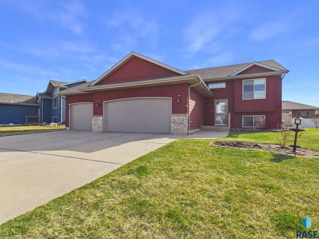 9213 W Norma Trl Trail, Sioux Falls, SD 57106