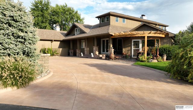 106 Abbey Landing, Valley, NE 68064