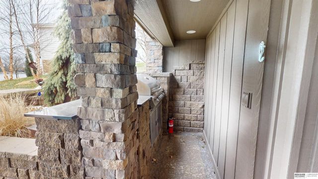 106 Abbey Landing, Valley, NE 68064