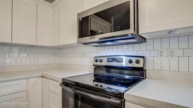 15420 Beckley Hills Dr, Louisville, KY 40245