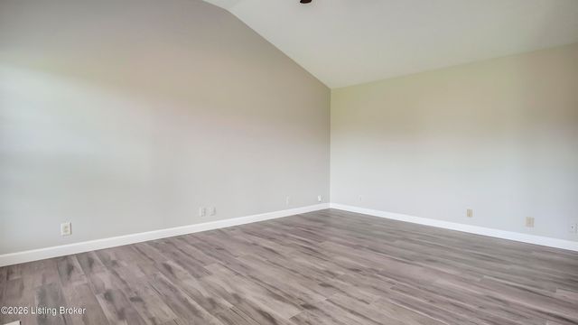 15420 Beckley Hills Dr, Louisville, KY 40245
