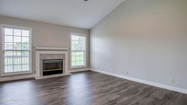 15420 Beckley Hills Dr, Louisville, KY 40245