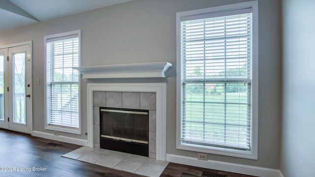 15420 Beckley Hills Dr, Louisville, KY 40245