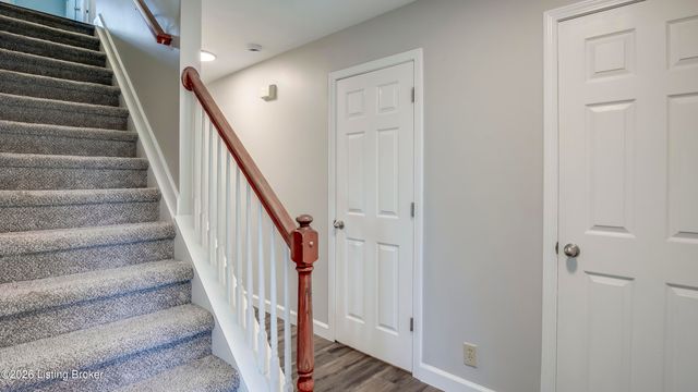 15420 Beckley Hills Dr, Louisville, KY 40245