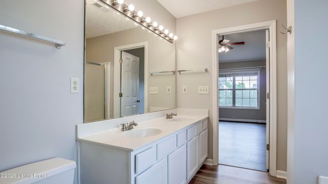 15420 Beckley Hills Dr, Louisville, KY 40245