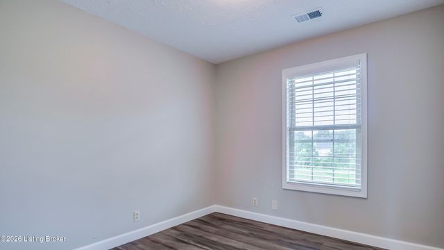 15420 Beckley Hills Dr, Louisville, KY 40245