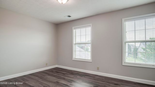 15420 Beckley Hills Dr, Louisville, KY 40245
