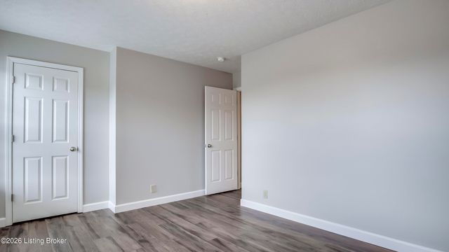 15420 Beckley Hills Dr, Louisville, KY 40245