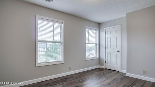 15420 Beckley Hills Dr, Louisville, KY 40245
