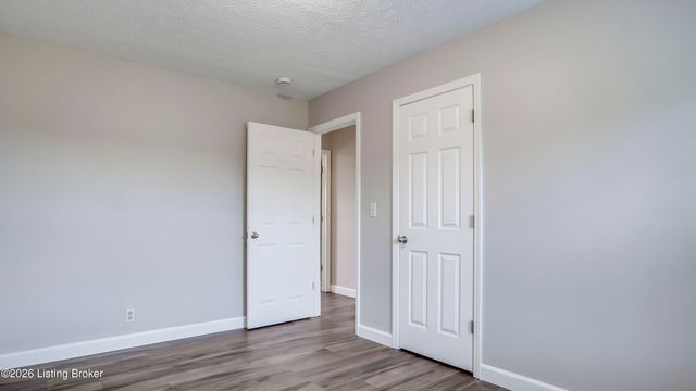 15420 Beckley Hills Dr, Louisville, KY 40245