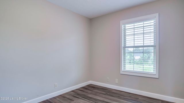 15420 Beckley Hills Dr, Louisville, KY 40245