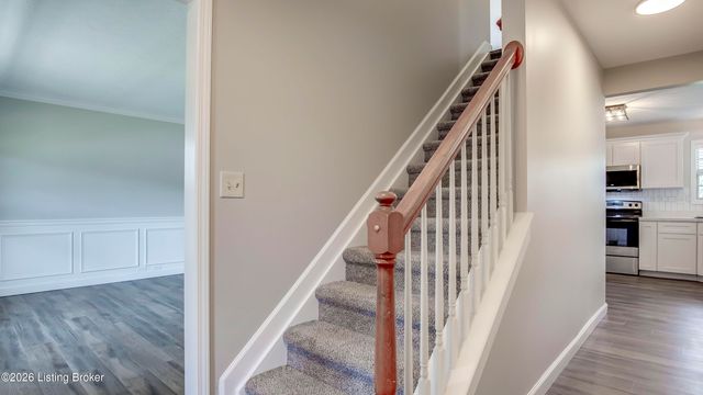 15420 Beckley Hills Dr, Louisville, KY 40245