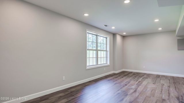 15420 Beckley Hills Dr, Louisville, KY 40245