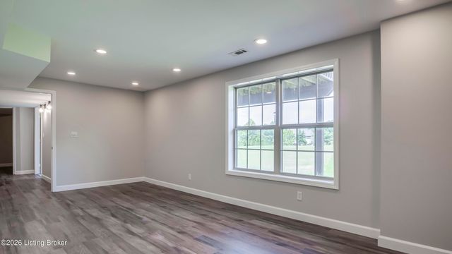 15420 Beckley Hills Dr, Louisville, KY 40245