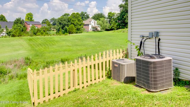 15420 Beckley Hills Dr, Louisville, KY 40245