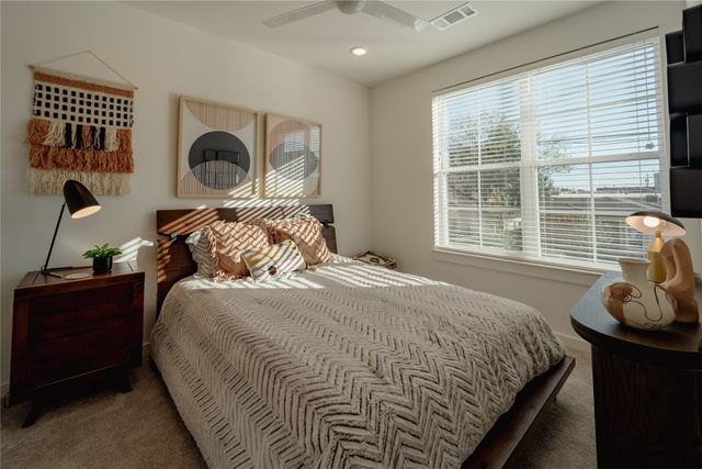 105 S Bishop Avenue 105-2213, Dallas, TX 75208