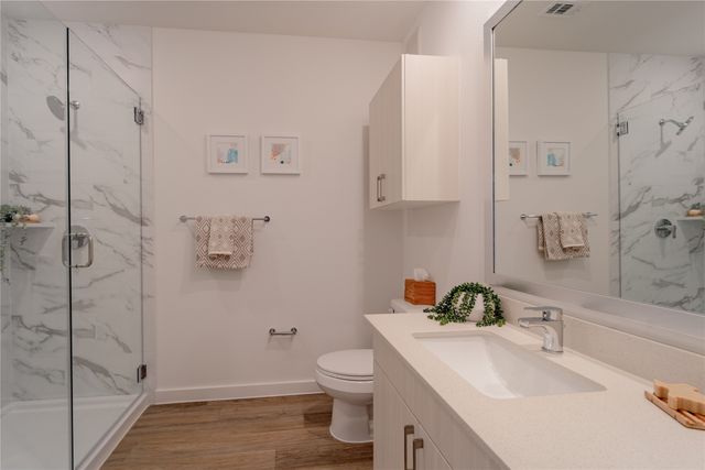 105 S Bishop Avenue 105-2213, Dallas, TX 75208