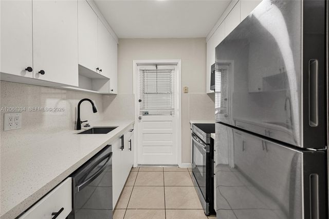 5420 Hollywood Blvd 203, Hollywood, FL 33021