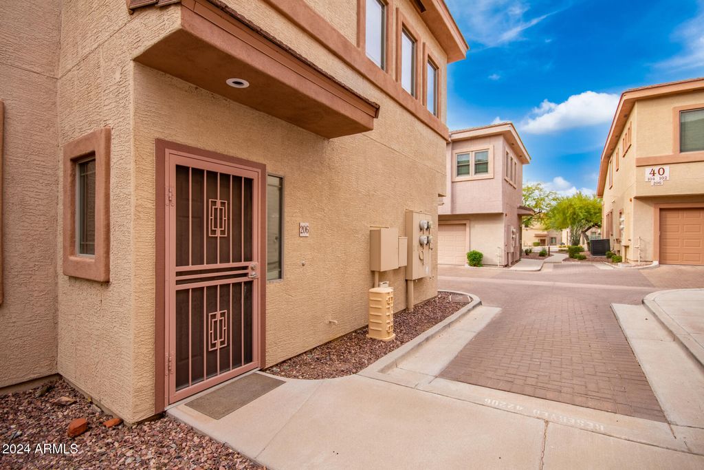 42424 N GAVILAN PEAK Parkway 42206, Anthem, AZ 85086 — photo 2