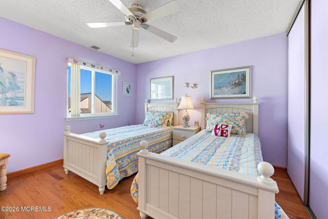 47 Henry Drive, Manahawkin, NJ 08050