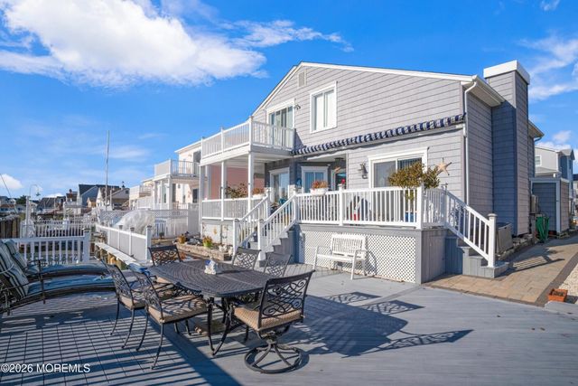 47 Henry Drive, Manahawkin, NJ 08050