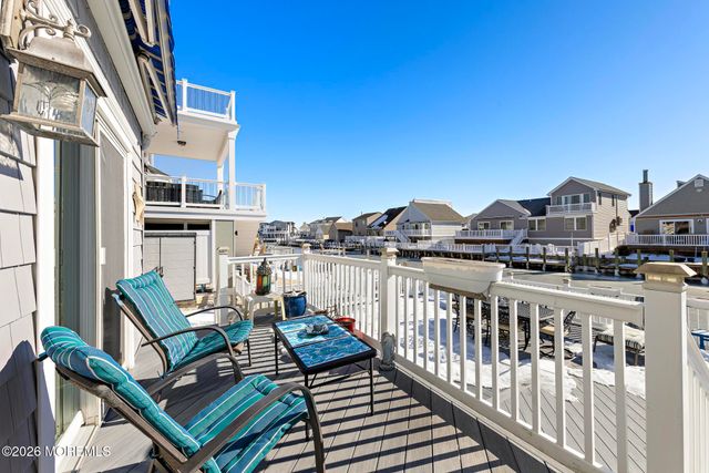 47 Henry Drive, Manahawkin, NJ 08050