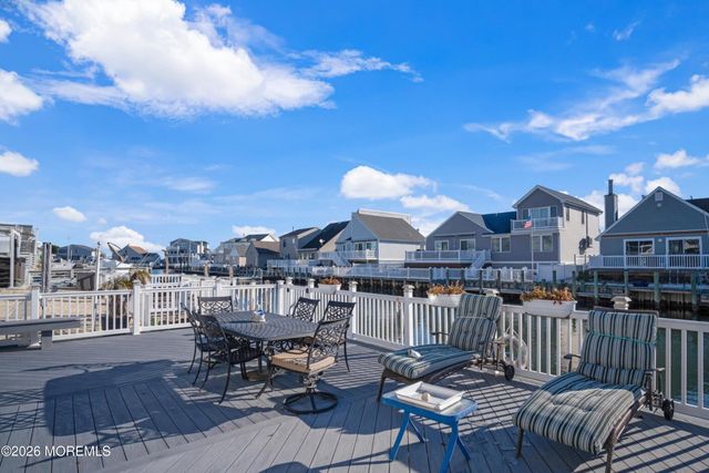 47 Henry Drive, Manahawkin, NJ 08050