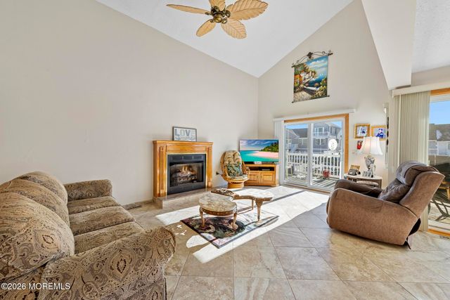 47 Henry Drive, Manahawkin, NJ 08050