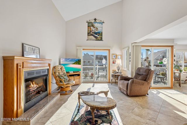 47 Henry Drive, Manahawkin, NJ 08050