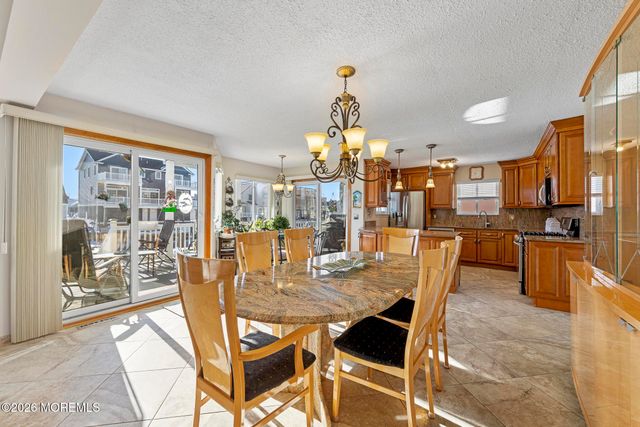 47 Henry Drive, Manahawkin, NJ 08050