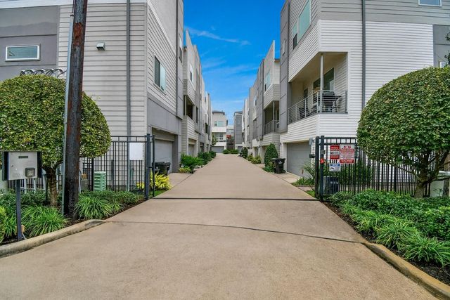 326 Eado Park Circle, Houston, TX 77020