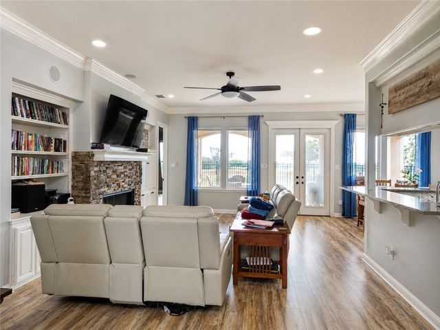 6106 Garden Ct, Corpus Christi, TX 78414