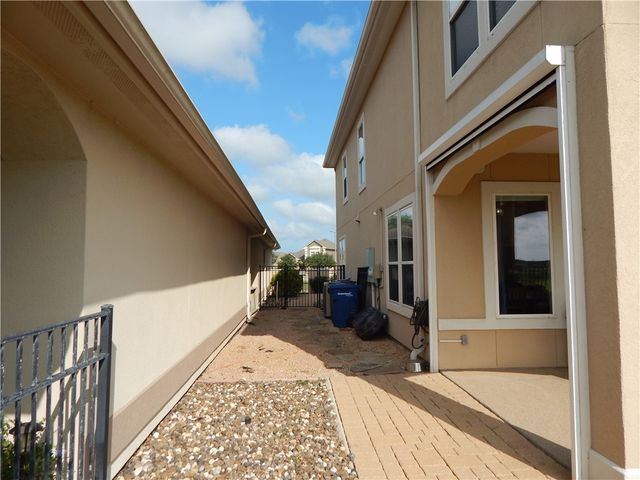 6106 Garden Ct, Corpus Christi, TX 78414