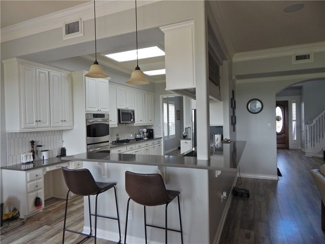 6106 Garden Ct, Corpus Christi, TX 78414