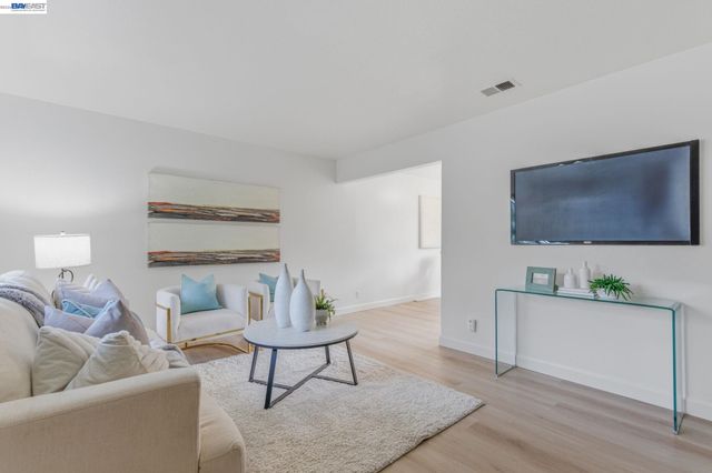 4609 Ithaca Way, Pleasanton, CA 94588