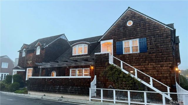28 Beacon Bay, Newport Beach, CA 92660