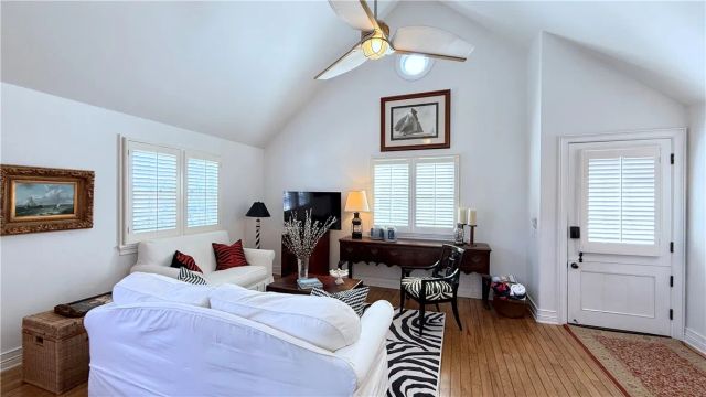 28 Beacon Bay, Newport Beach, CA 92660