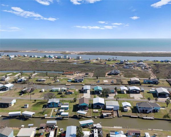 480 County Road 202, Sargent, TX 77414