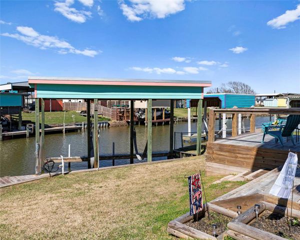 480 County Road 202, Sargent, TX 77414