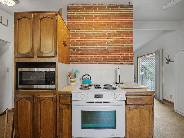 1620 Ne 201ST Ave, Fairview, OR 97024