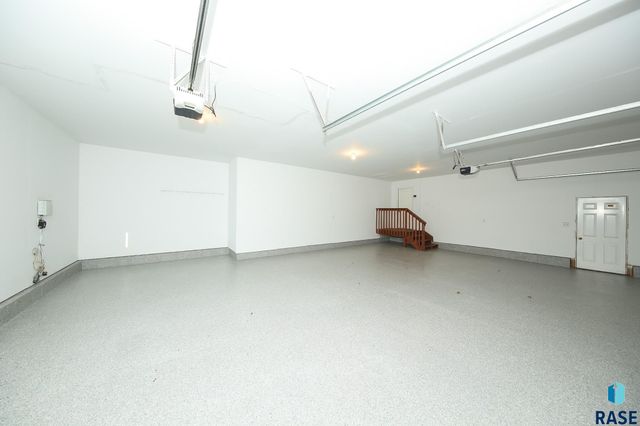 809 S Outlook Dr Drive, Sioux Falls, SD 57106