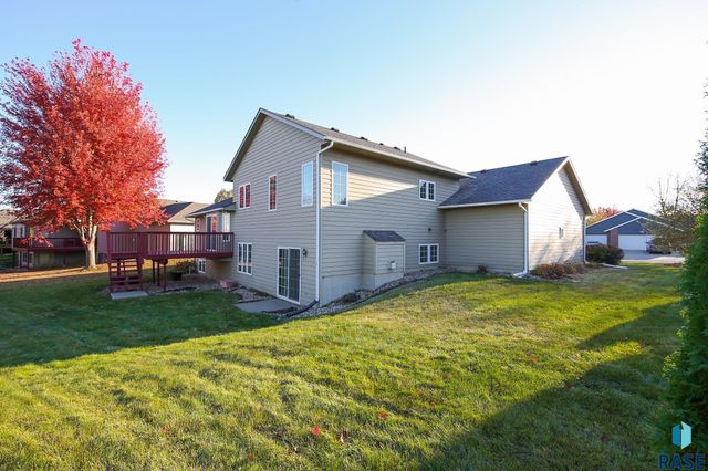 809 S Outlook Dr Drive, Sioux Falls, SD 57106