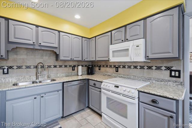 4474 Cedardale Lane, Flushing Charter Township, MI 48433